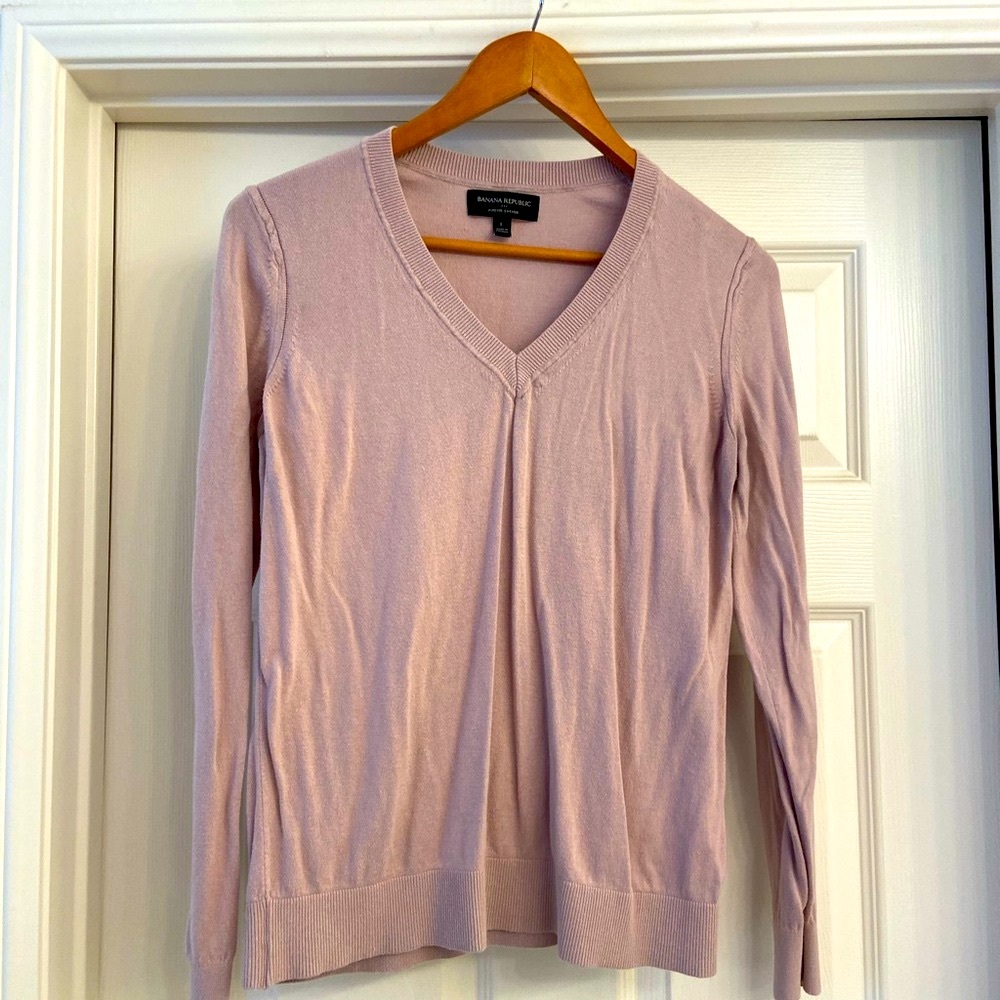 Mauve Banana Republic Forever Sweater 👚